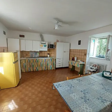 Da Simona- Casa 4 Posti Letto + 4 Aggiuntivi Дом отдыха