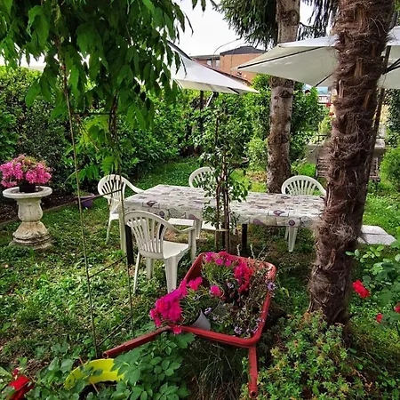 Da Simona- Casa 4 Posti Letto + 4 Aggiuntivi Vakantiehuis Arona